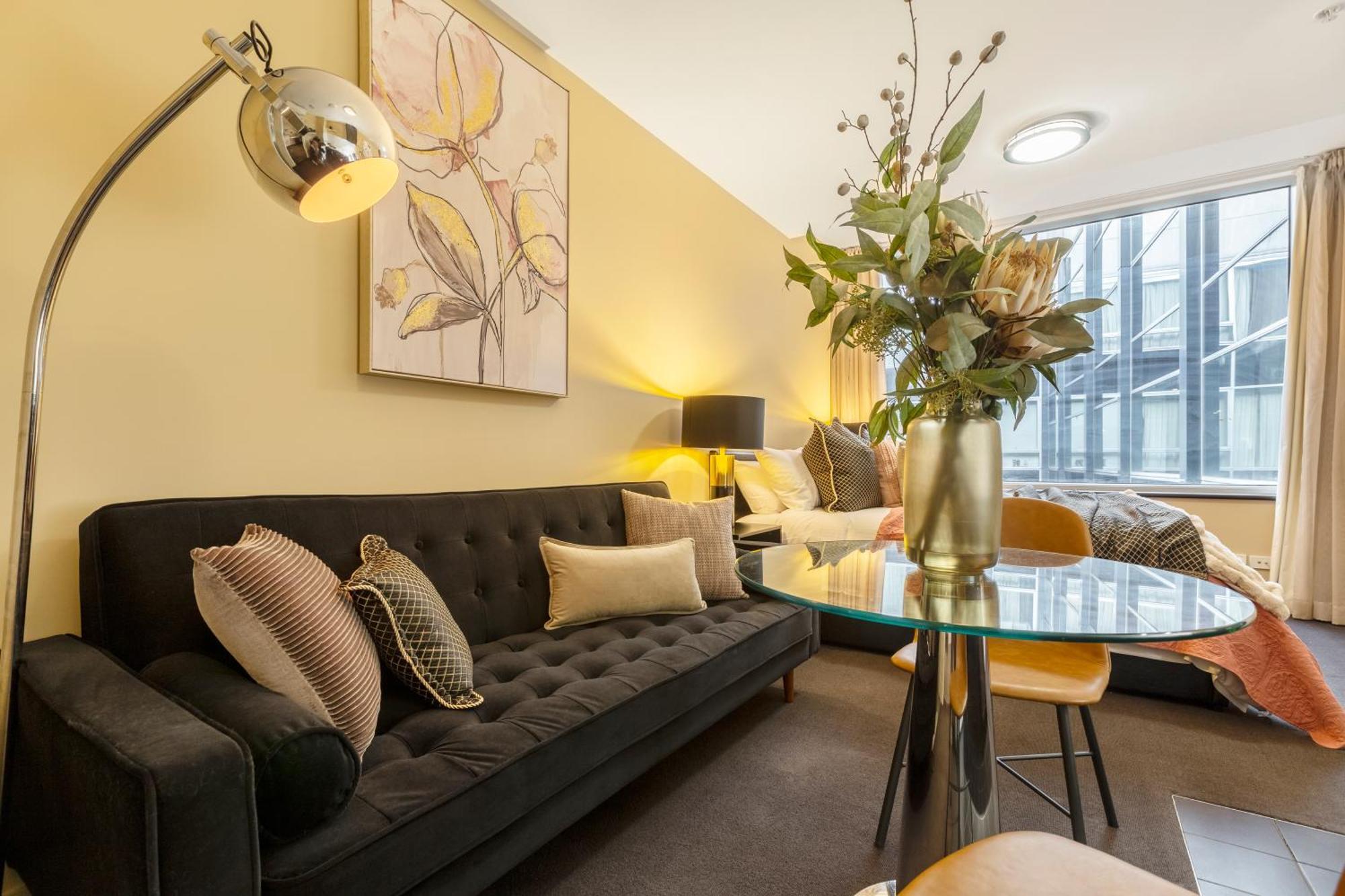 Apartment Boutique Retreat In Heart Of Cbd Mobility-friendly