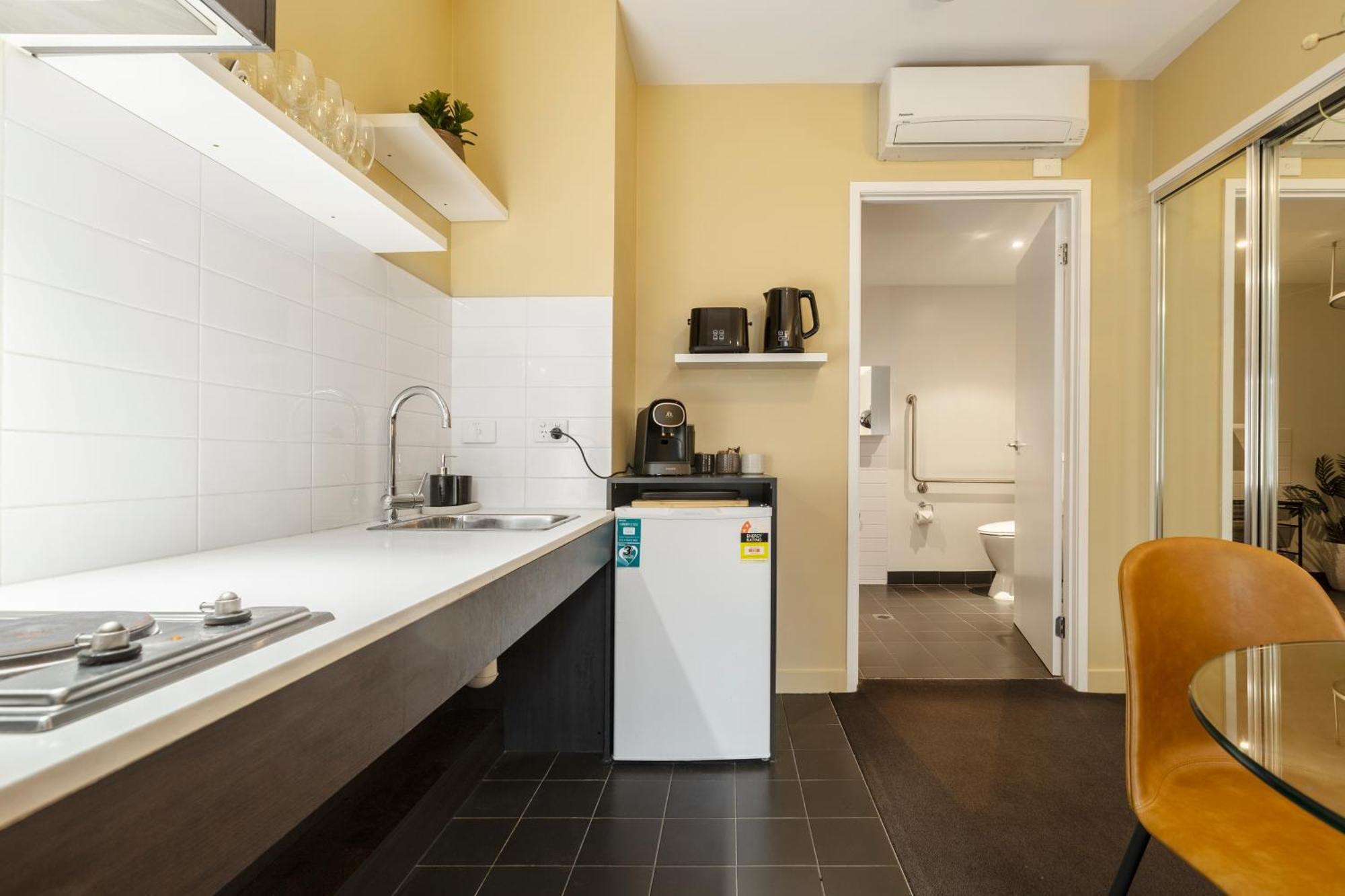 Boutique Retreat In Heart Of Cbd Mobility-friendly * Melbourne