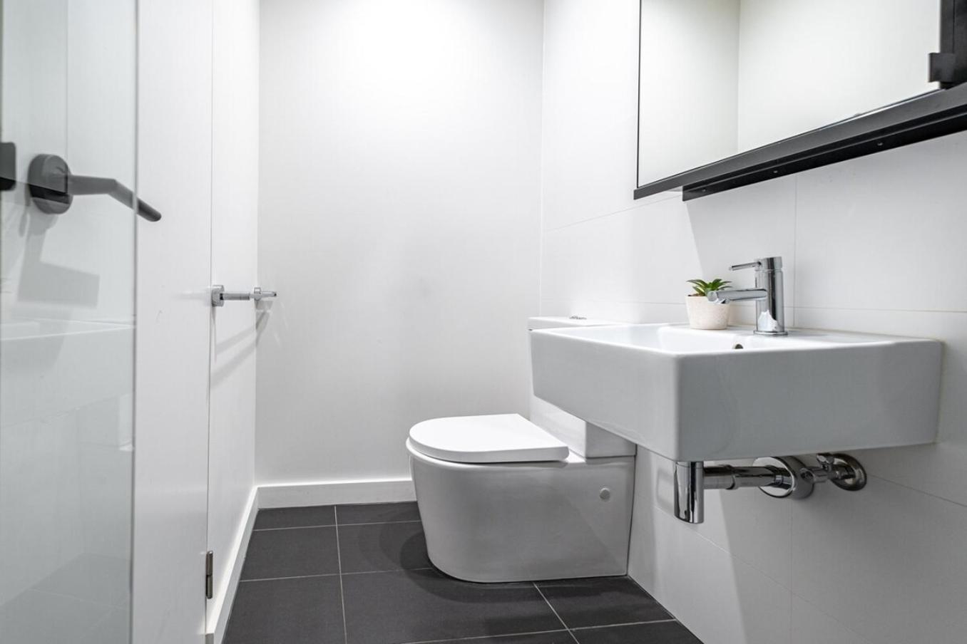 St Kilda 2br2ba Balcony Viewworkstation Park Apartment Melbourne