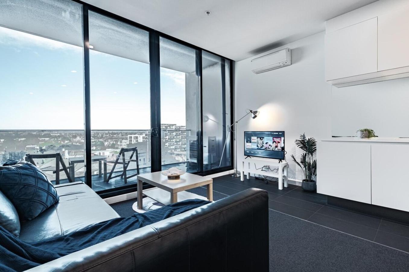 St Kilda 2br2ba Balcony Viewworkstation Park Melbourne