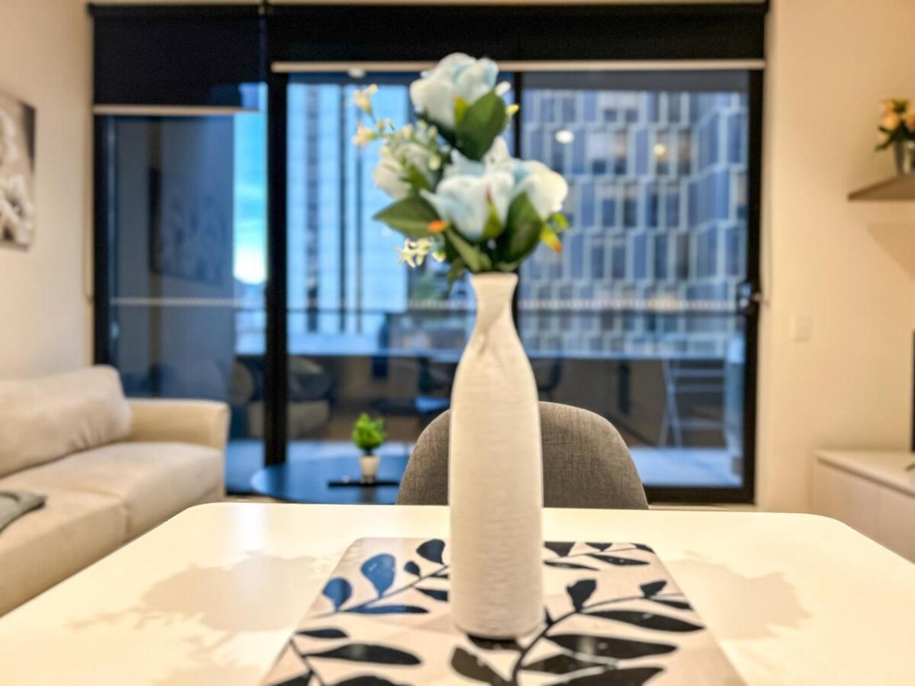 Beautiful City View 2br1ba In Cbdwifi Apartment *
