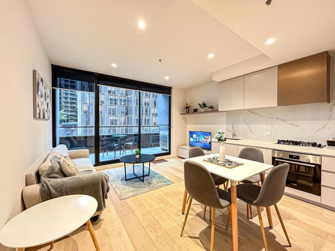 Beautiful City View 2br1ba In Cbdwifi Melbourne