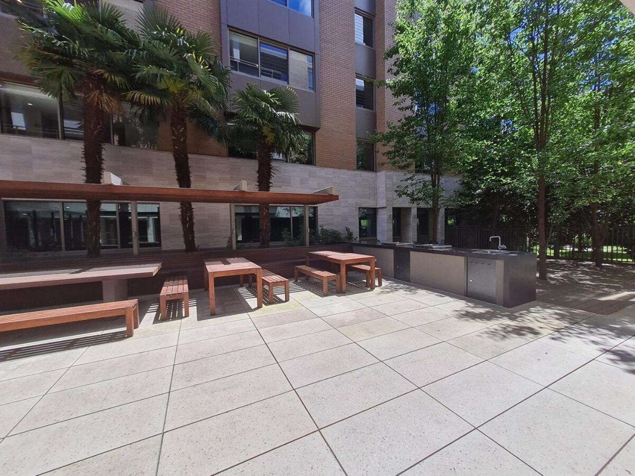 Apartment Brand New 2br2ba Caulfield Parkbalcony Poolgym *