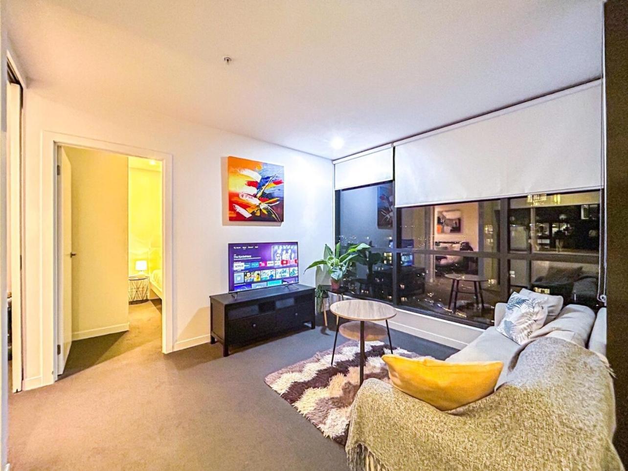 Apartment Fantastic View 2br1ba In Cbd Wifi Balcony Melbourne