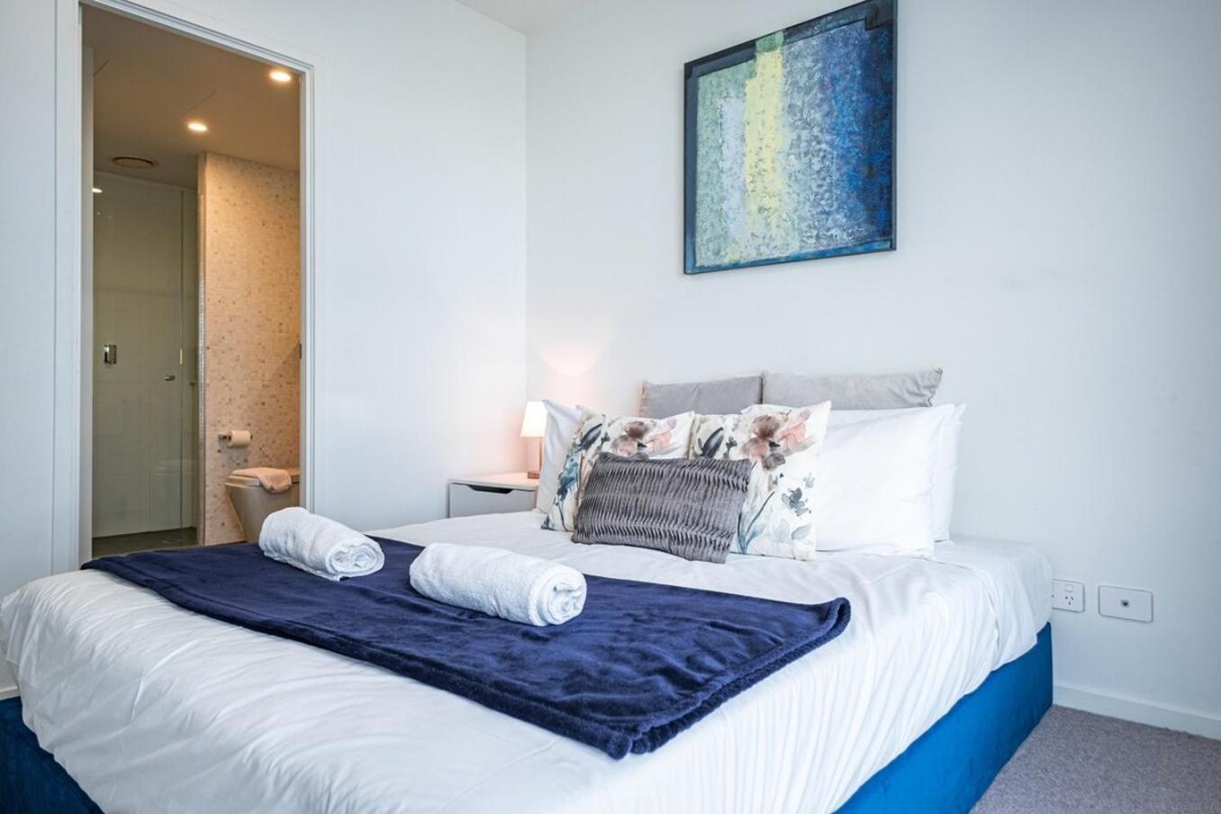 3br2ba In Footscarypoolcar Parkwifi Melbourne