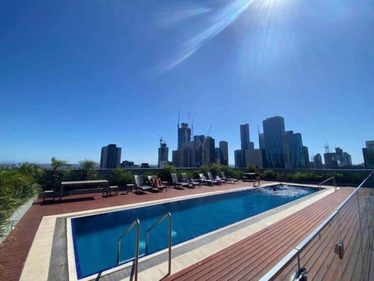 View 2br At William St Pool Gym Balcony Apartamento *