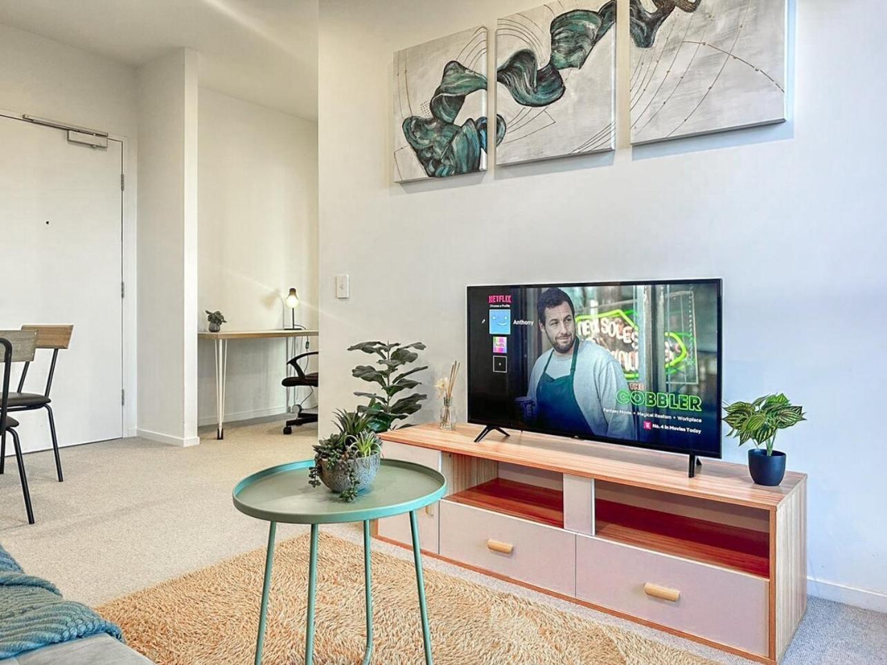 Stylish 1br1ba In Footscray Pool Gym Wifi Apartment Melbourne