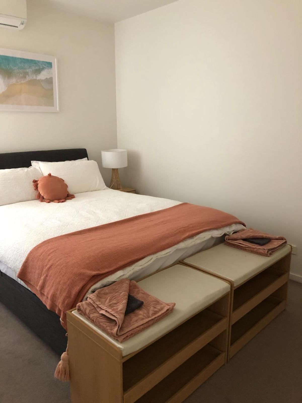 Cosy With Free Secure Car Park * Melbourne