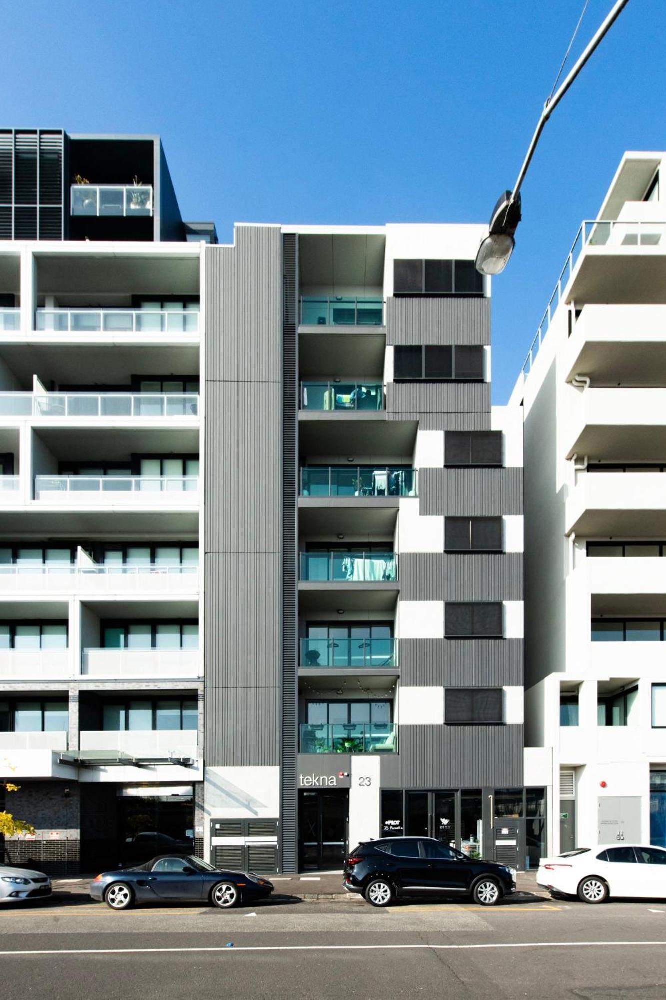 Workers Retreat Across From Essendon Station * Melbourne