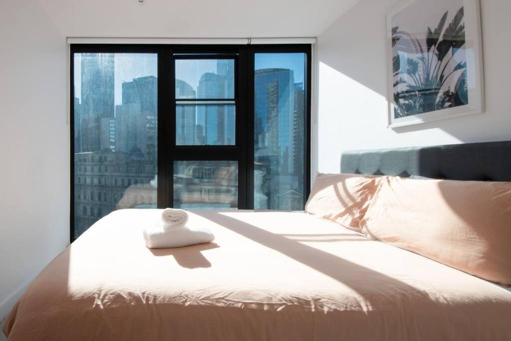 62d Fully Equipped 2br Abnb Property, Perfect For A Local Experience In With Free Parking Apartment *