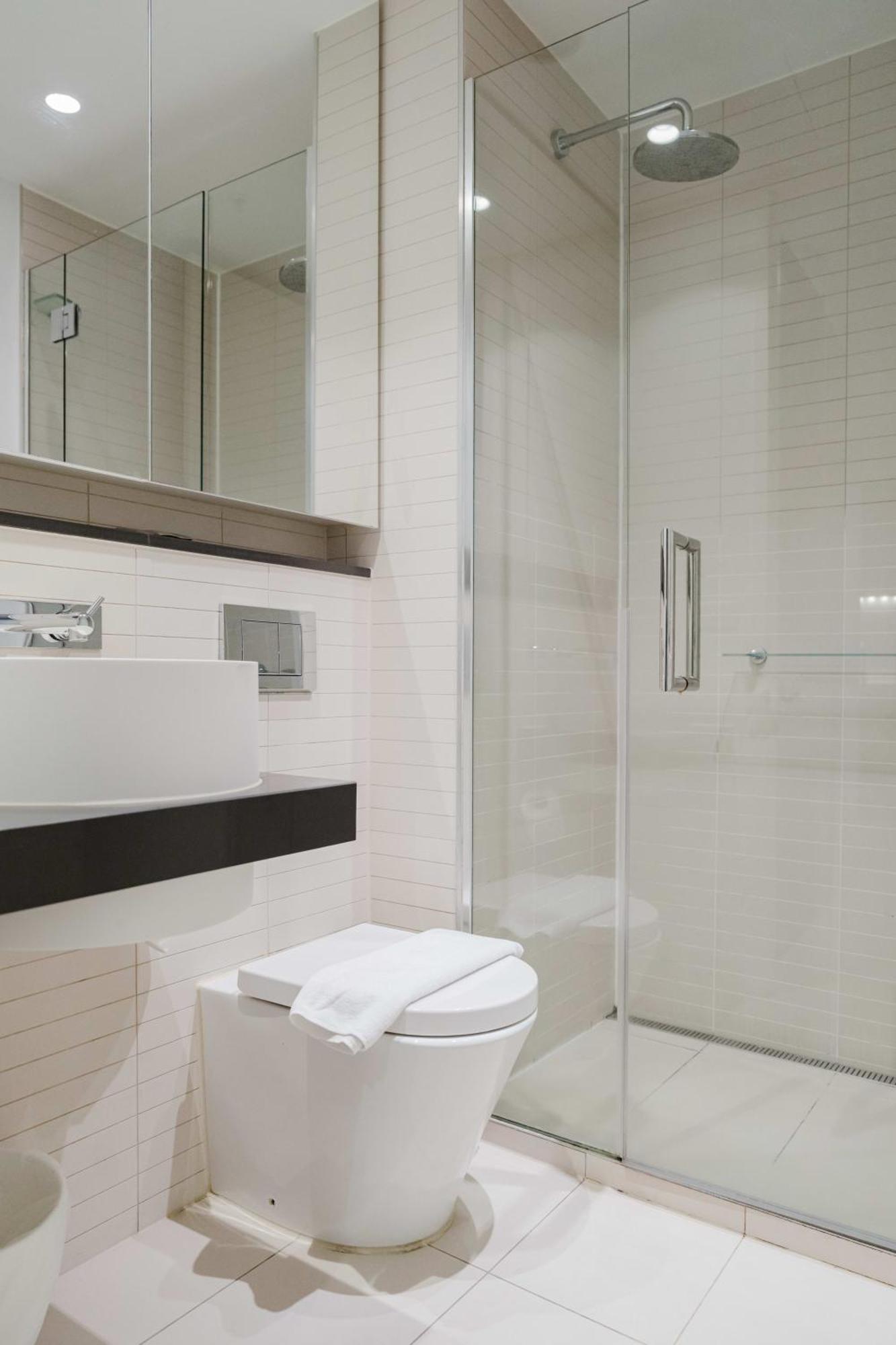 Chic 1-bed In With Parking Near Cbd Melbourne