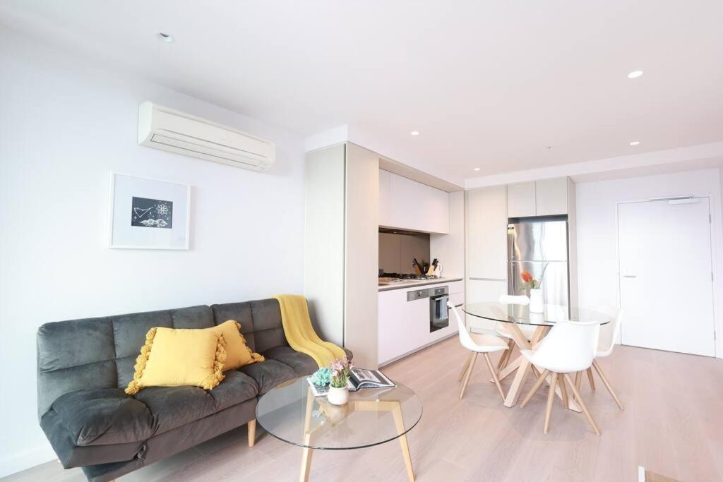 914d Lovely 2bedrooms Abnb View Near Yara River With Free Parking Apartment