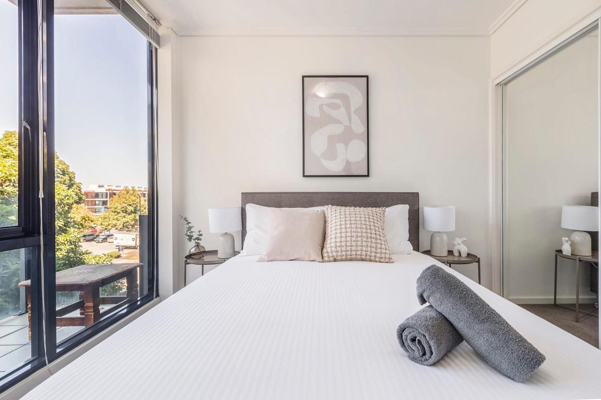 3 Bedroom With Carpark Close To Park Melbourne