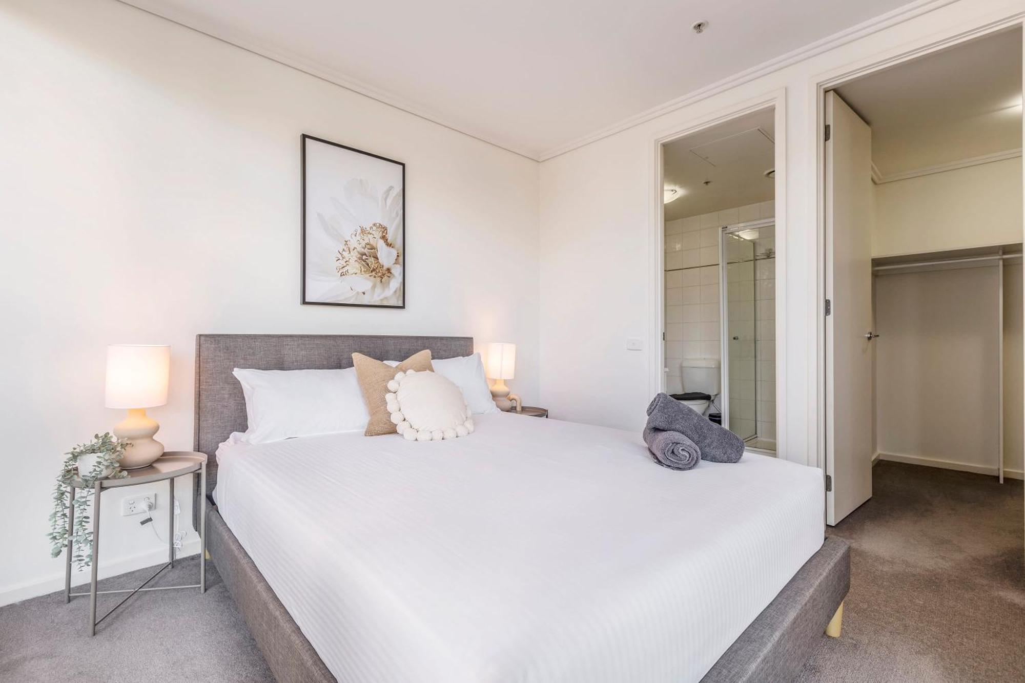 Apartment 3 Bedroom With Carpark Close To Park