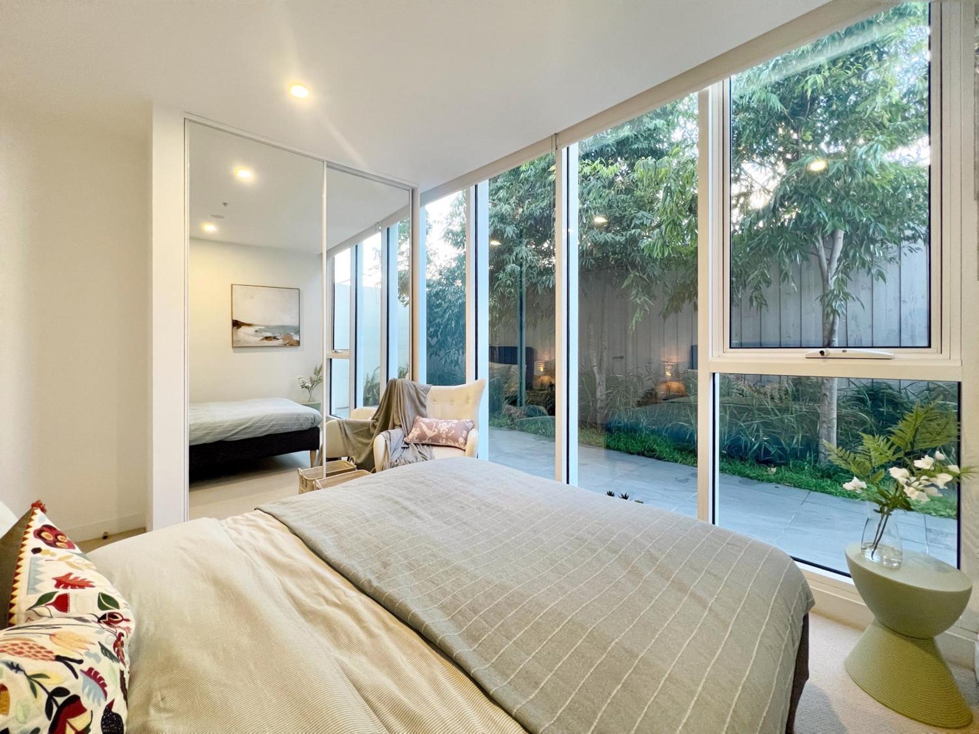Indulge Luxury Near Brighton With Private Garden Parking