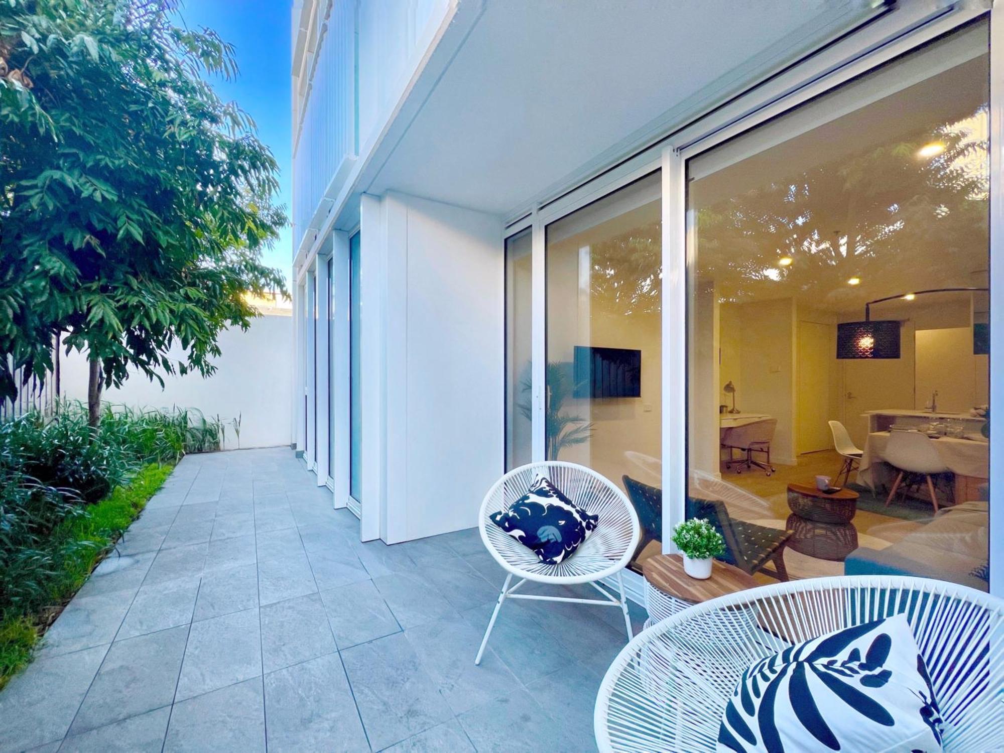 Indulge Luxury Near Brighton With Private Garden Parking