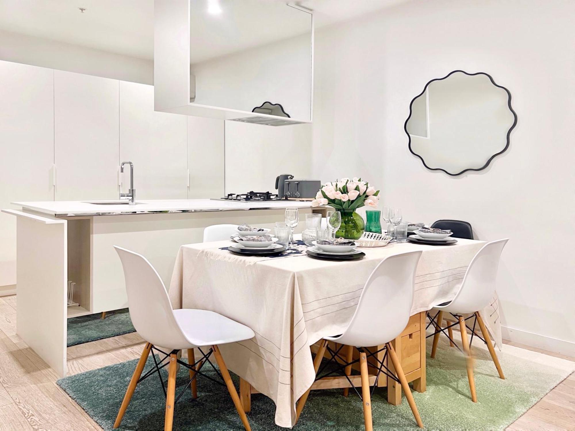 Indulge Luxury Near Brighton With Private Garden Parking Apartment *