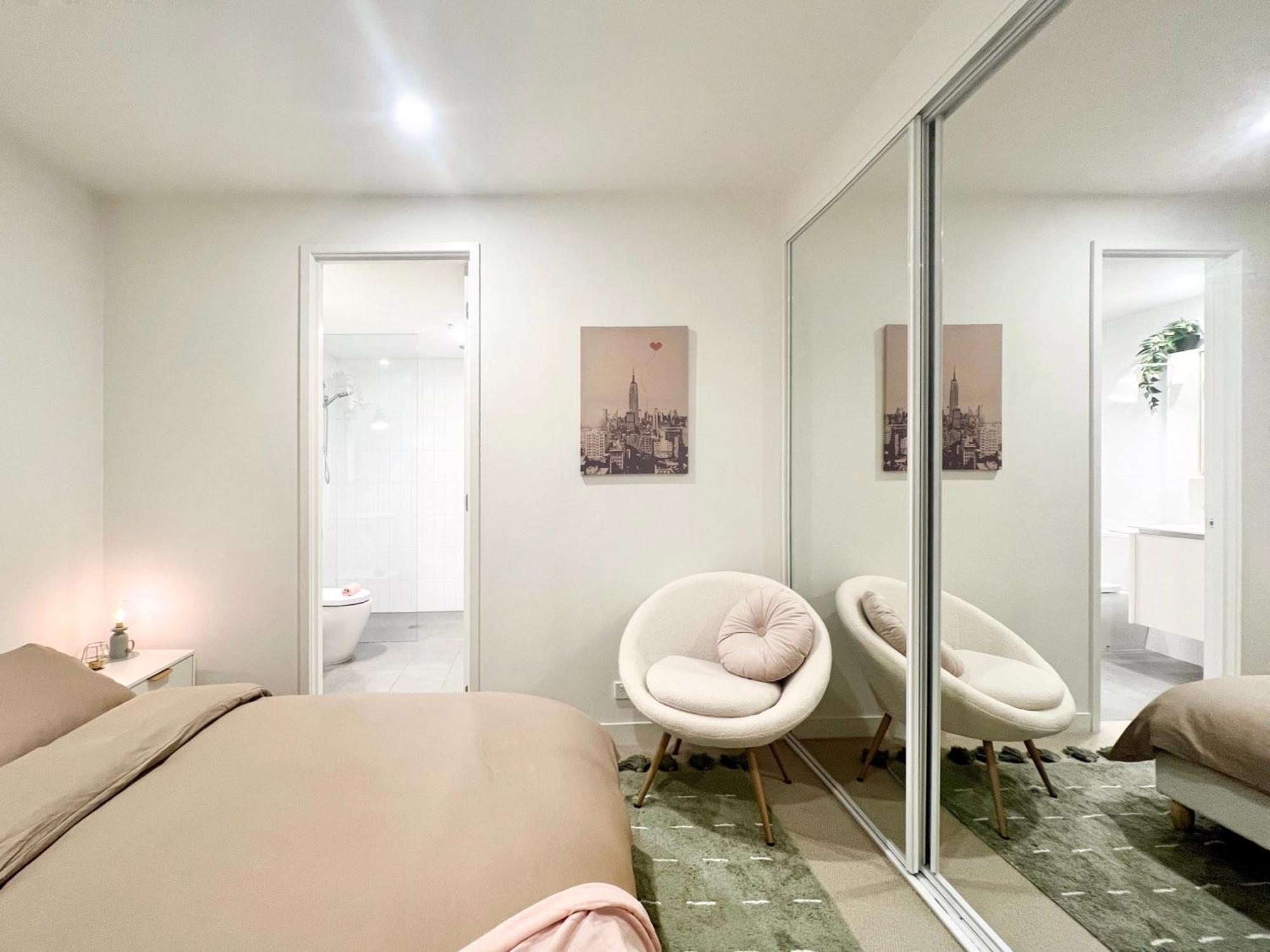 Indulge Luxury Near Brighton With Private Garden Parking