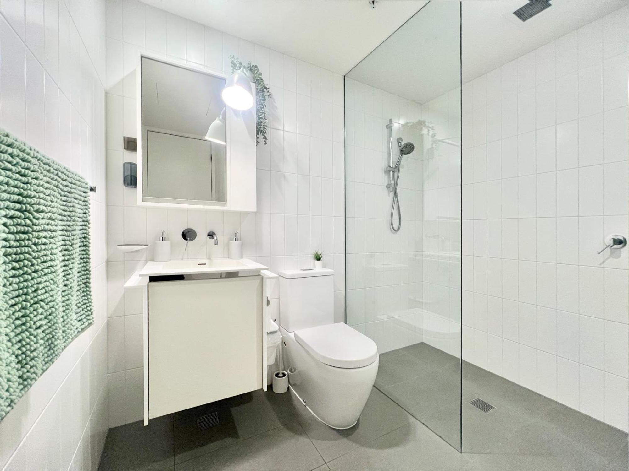 Indulge Luxury Near Brighton With Private Garden Parking *