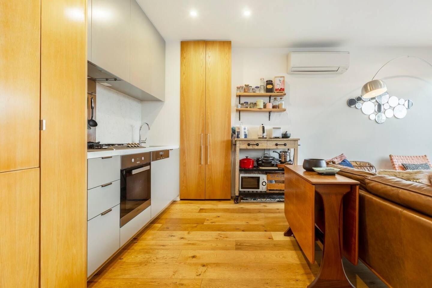 Hip Off High Street - A Vibrant Balcony Escape Apartment