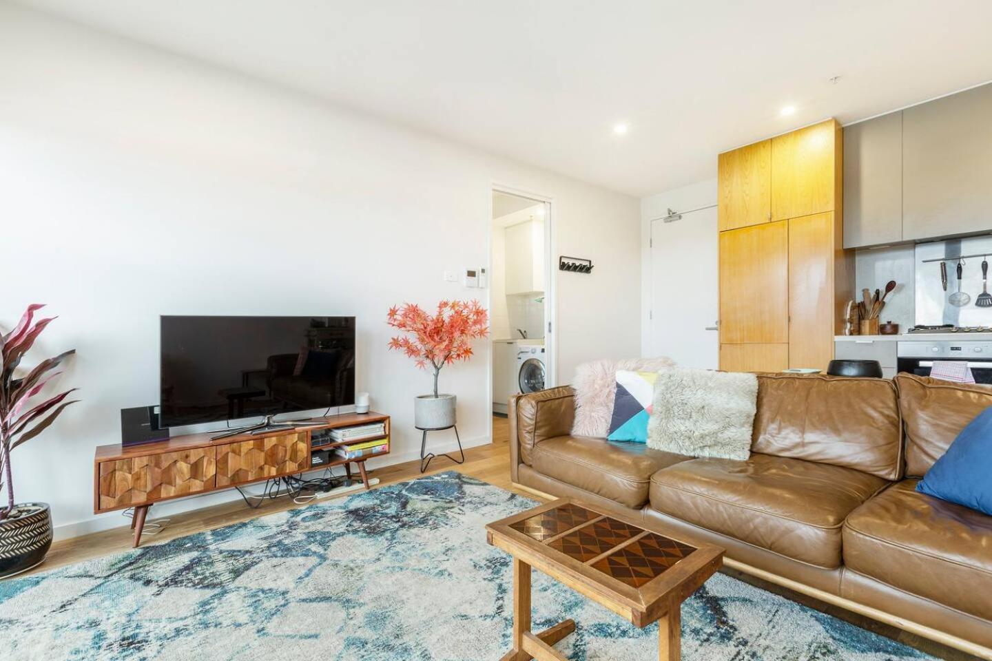 Hip Off High Street - A Vibrant Balcony Escape Melbourne