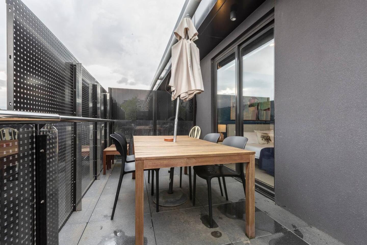 Apartment Hip Off High Street - A Vibrant Balcony Escape
