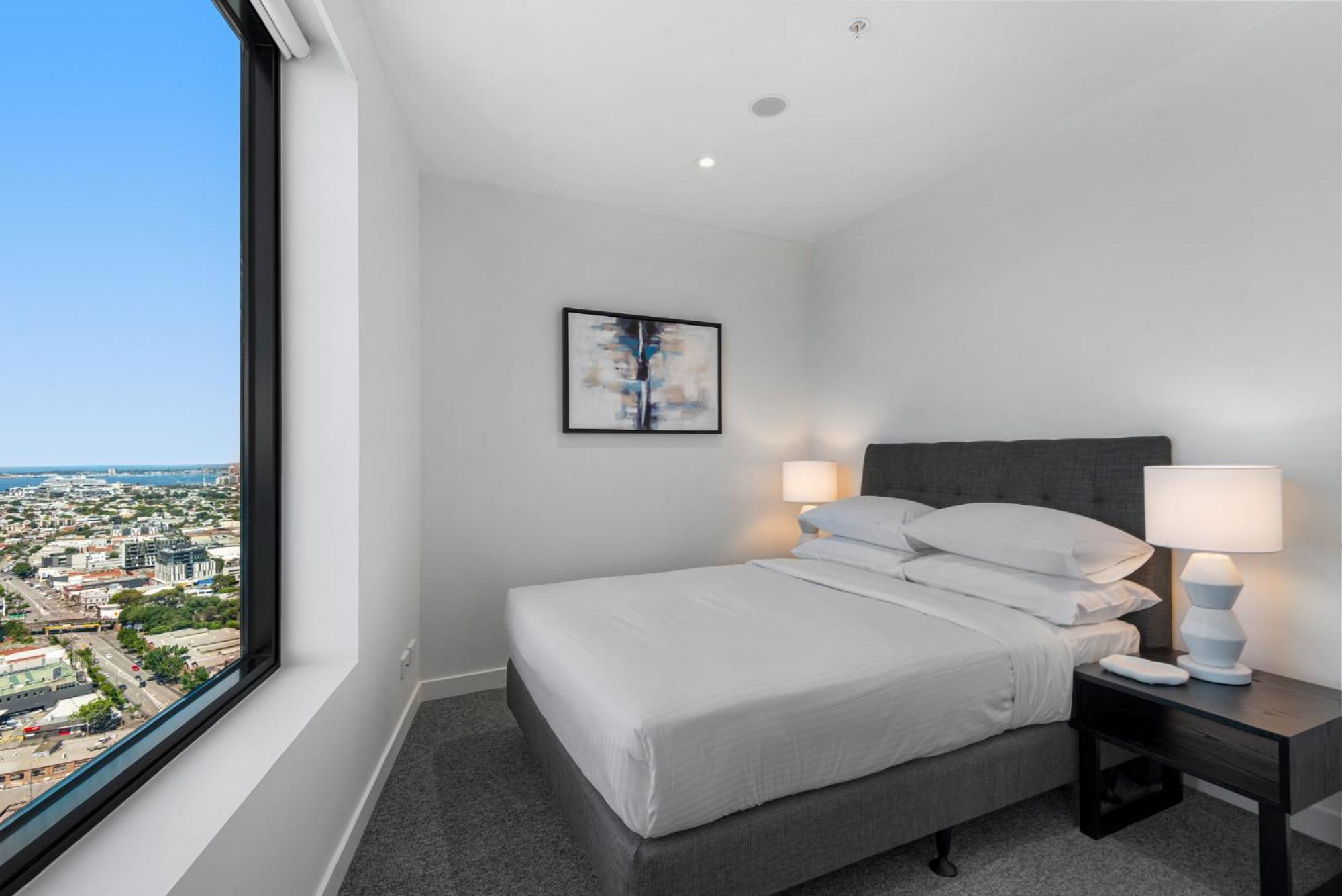 Chic High Rise 2-bed With Incredible Skyline Views Melbourne
