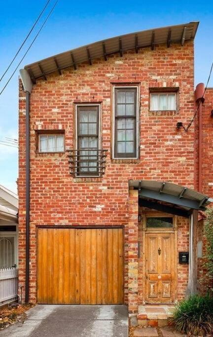 Holiday home Funky Port Melb Warehouse Meets Ny Loft Oz Style *