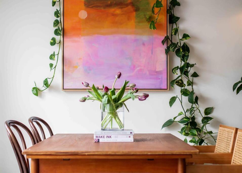 The Artist Retreat 2br 4mins From Mcg Holiday home Melbourne