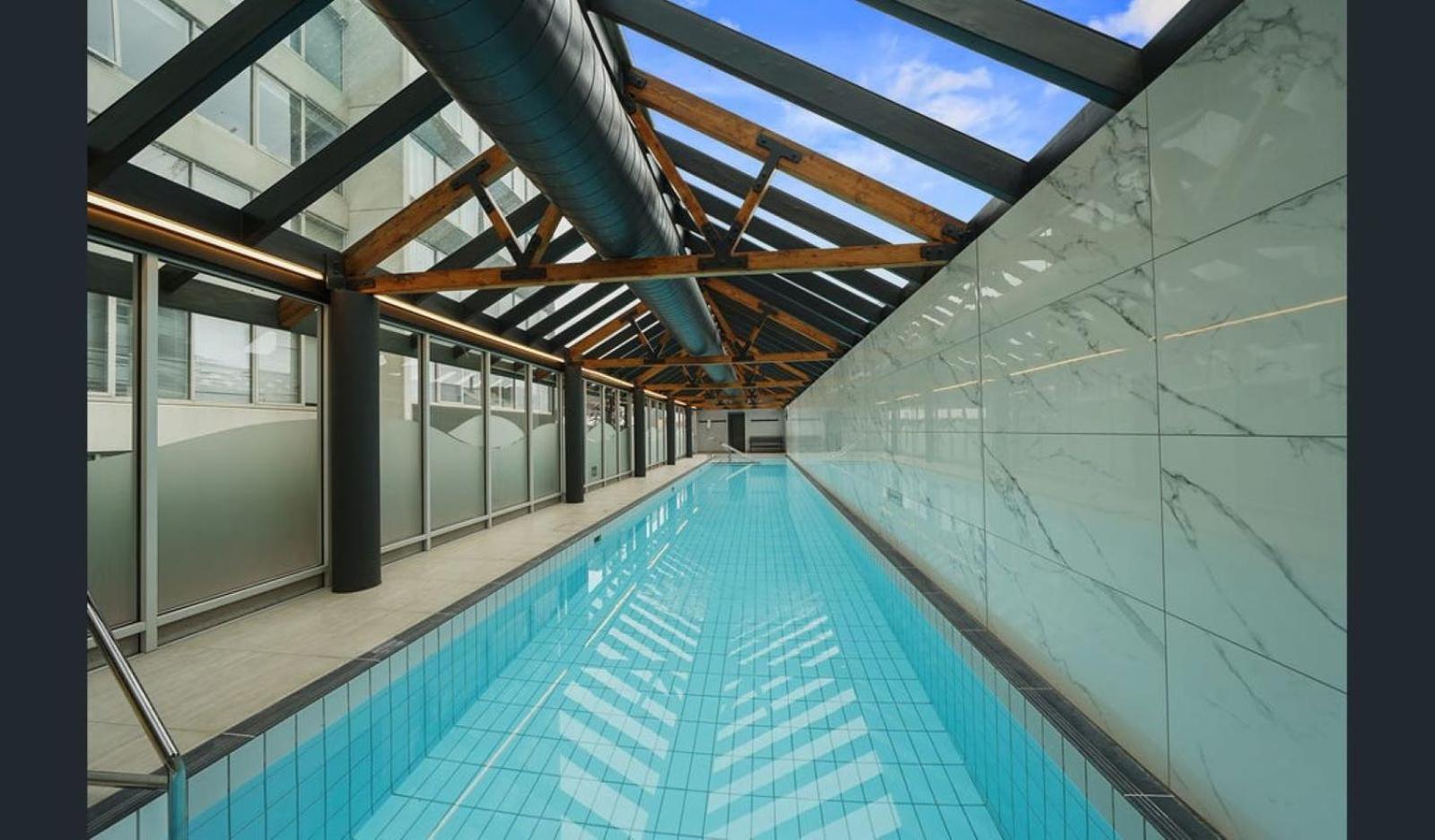 Apartment Readyset At Southbank Melbourne