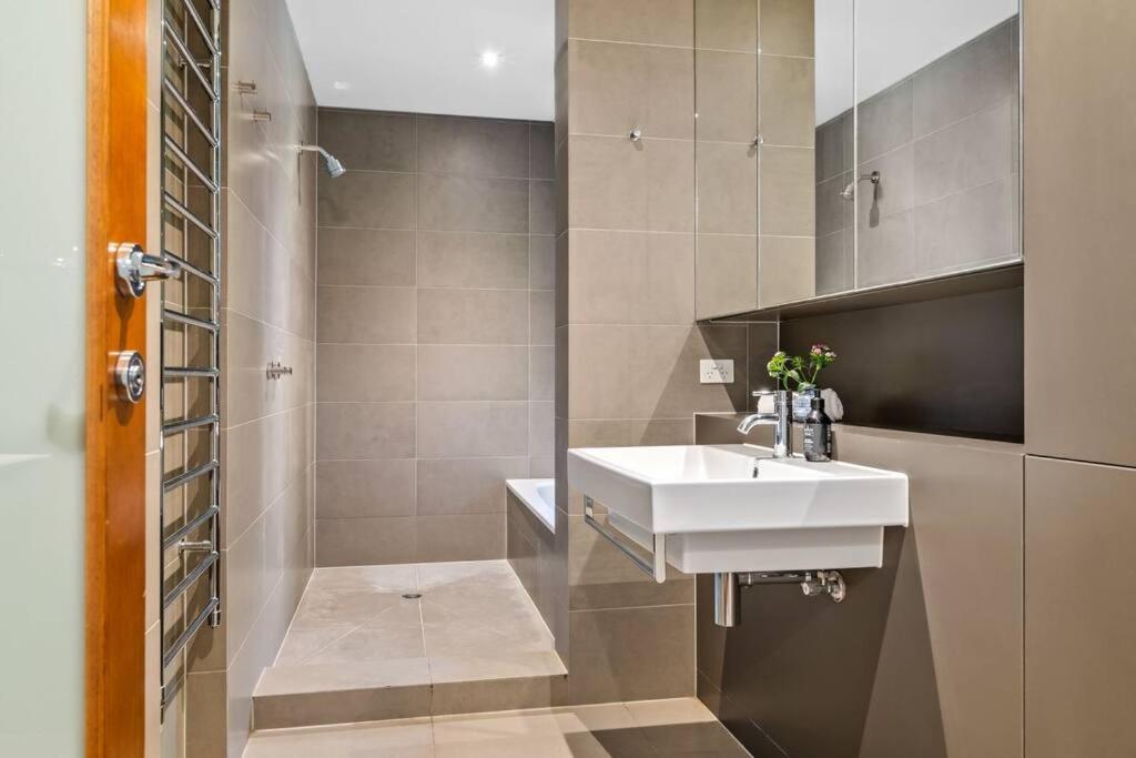 Holiday home Truly Tremendous 4br Tivoli Rd South Yarra *