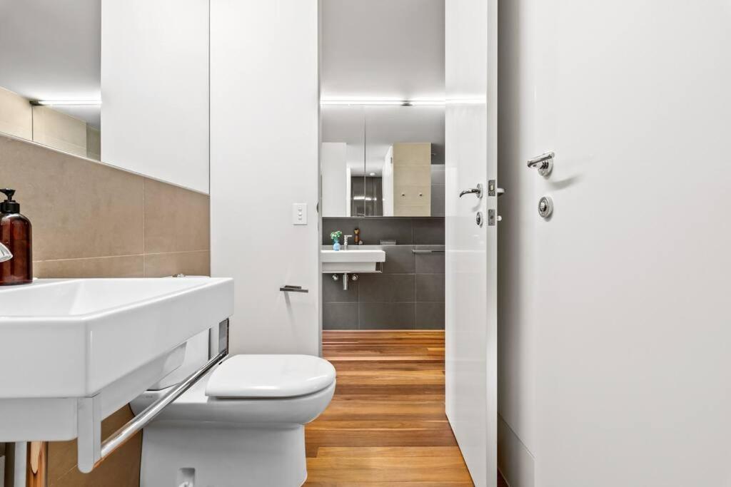 Truly Tremendous 4br Tivoli Rd South Yarra Holiday home *
