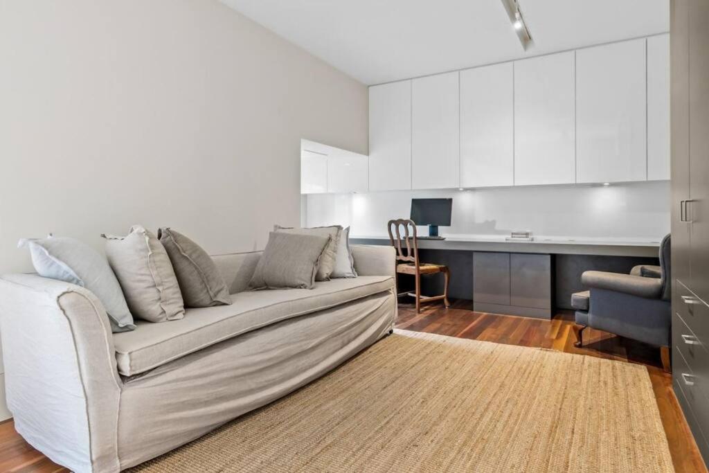 Truly Tremendous 4br Tivoli Rd South Yarra Melbourne