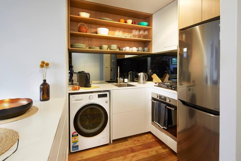 Sensational St Kilda At Sunset Tower Apartment