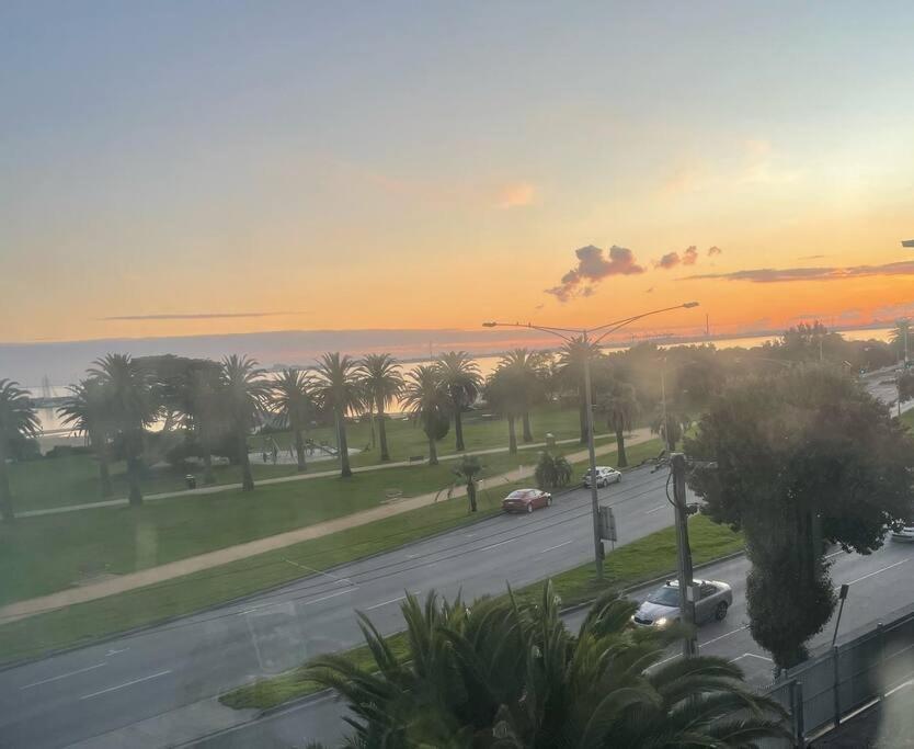 Sensational St Kilda At Sunset Tower * Melbourne