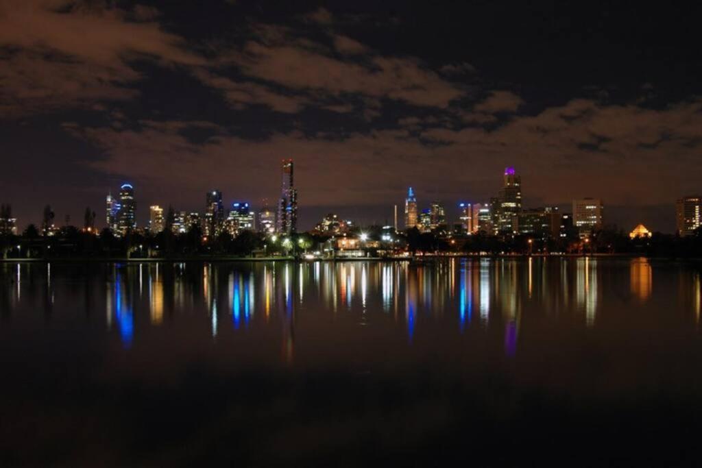 Sensational St Kilda At Sunset Tower * Melbourne