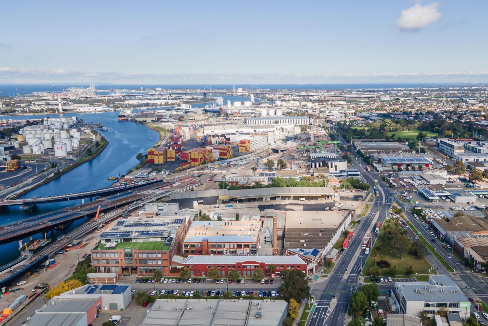 Spacious Warehouse Conversion 2 Bdrms & Parking Melbourne