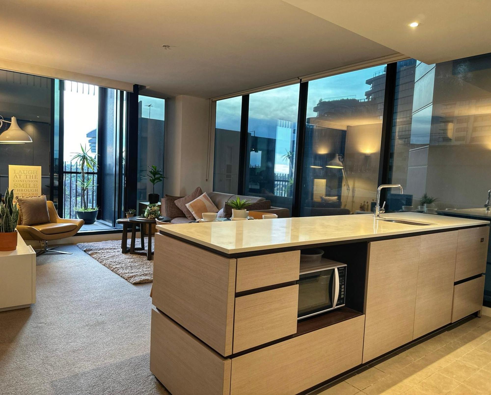 Modern 2br With A Stunning View