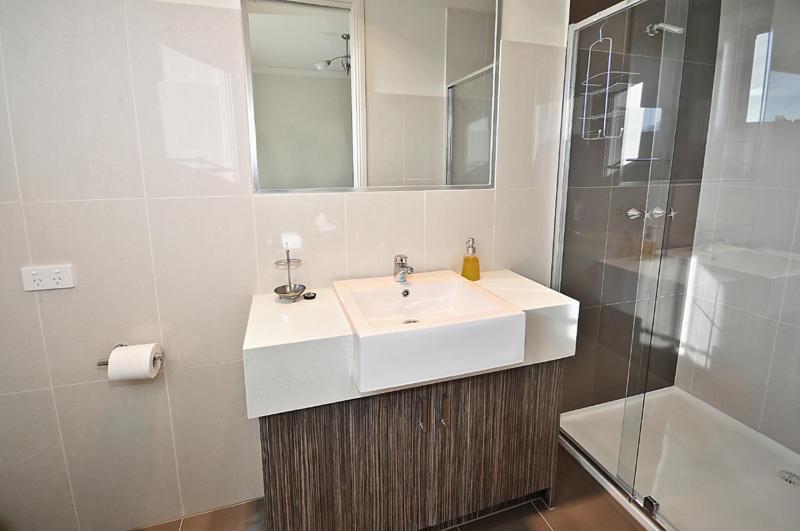 Guest house 6b - Executive In Large In Brunswick