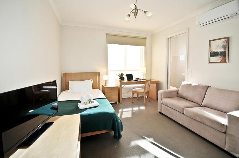 6b - Executive In Large In Brunswick * Melbourne