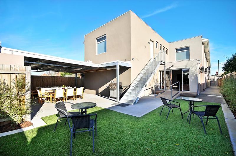 6b - Executive In Large In Brunswick Melbourne
