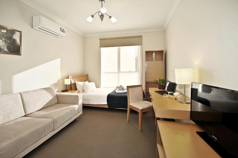 6b - Executive In Large In Brunswick