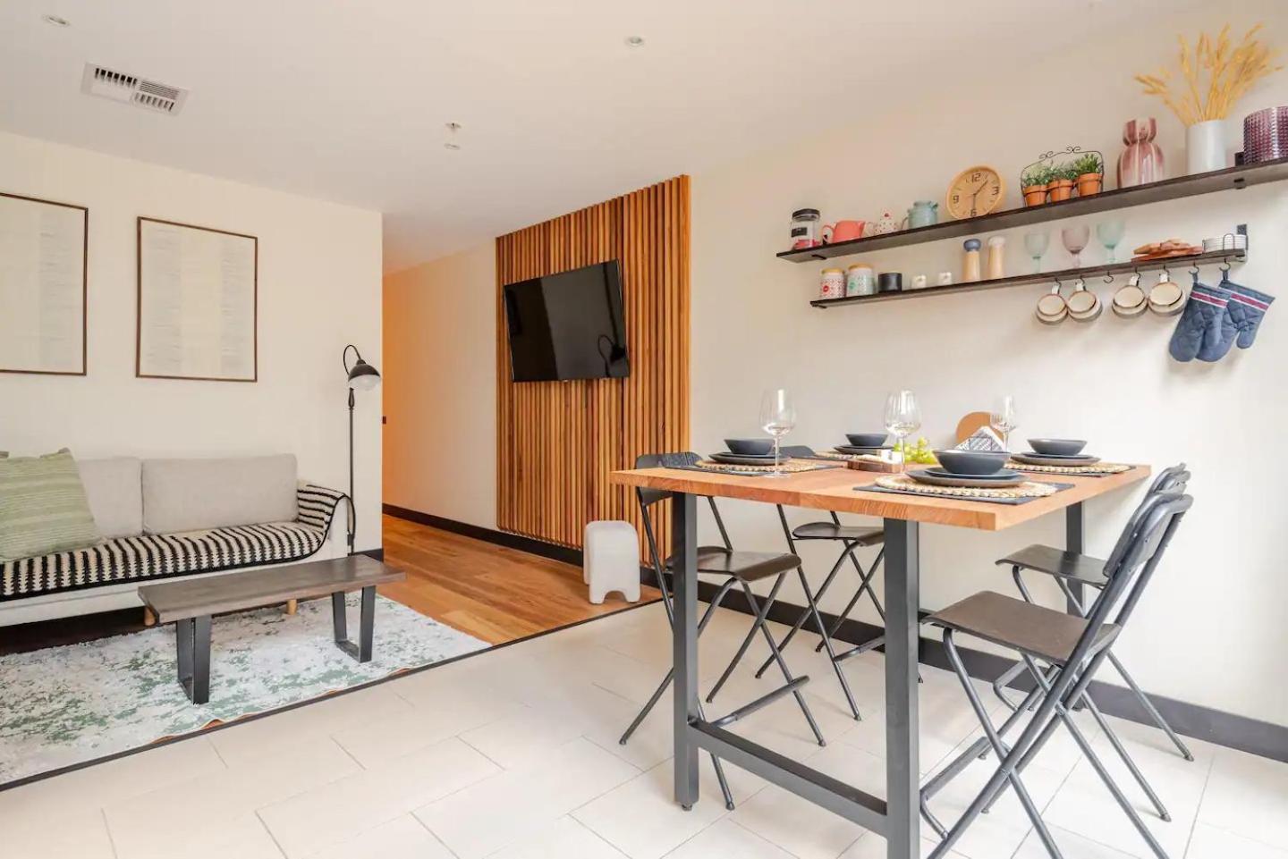 Apartment Riverside Cbd Melbourne