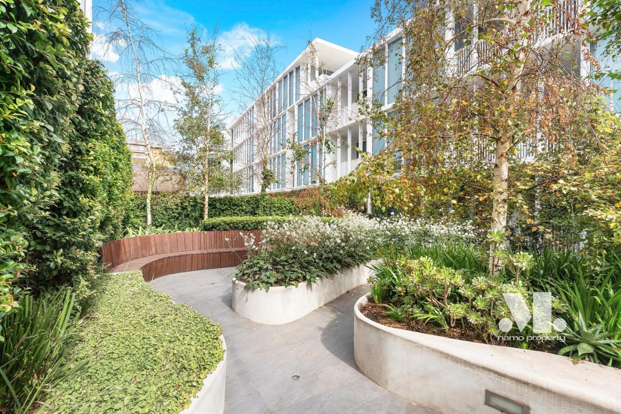 Apartment Indulge Luxury Near Brighton With Private Garden Parking