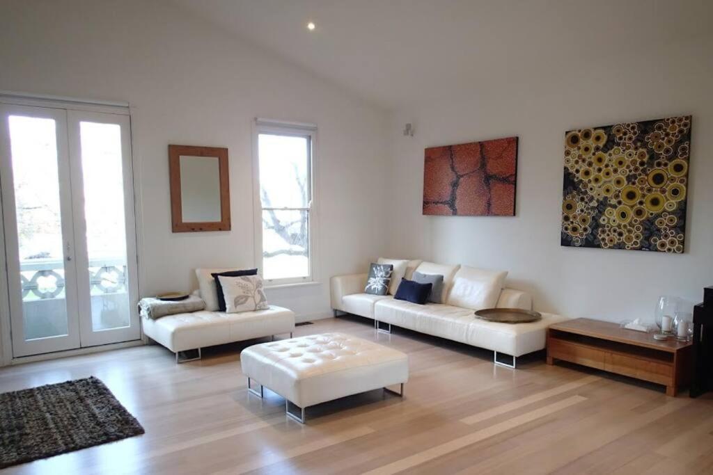 Holiday home Howes This, A Huge, 1st Class, Dress Circle Melbourne