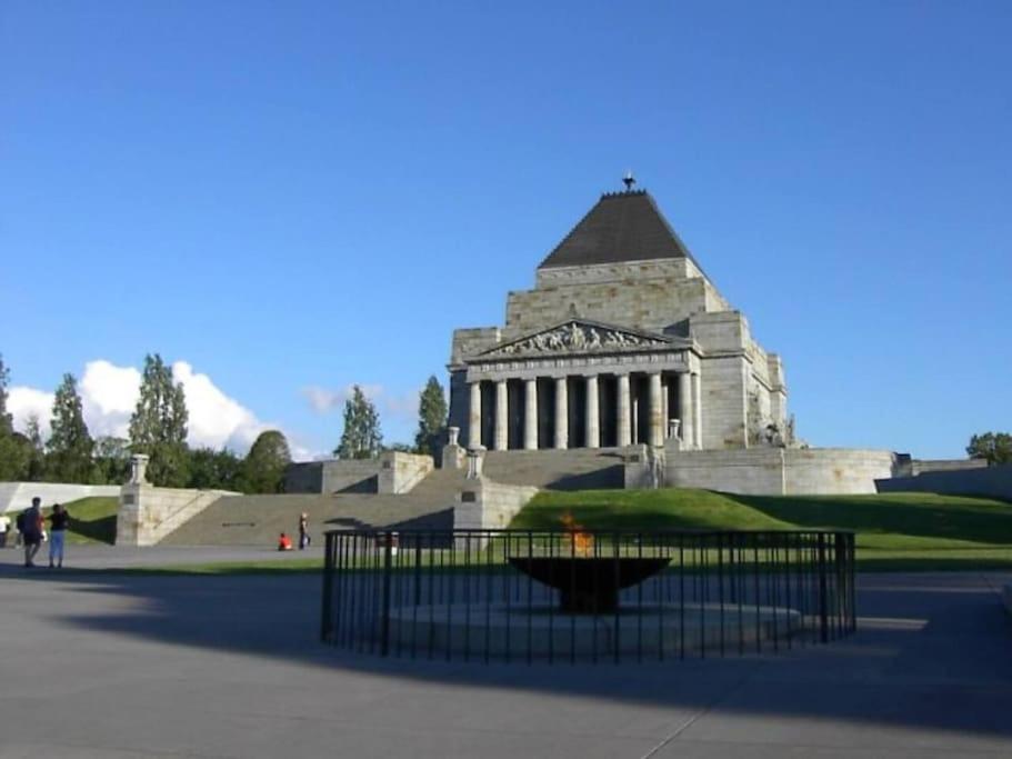 Howes This, A Huge, 1st Class, Dress Circle Melbourne