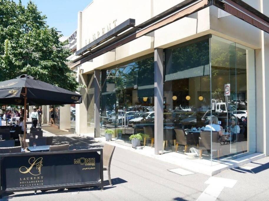 Holiday home Howes This, A Huge, 1st Class, Dress Circle Melbourne