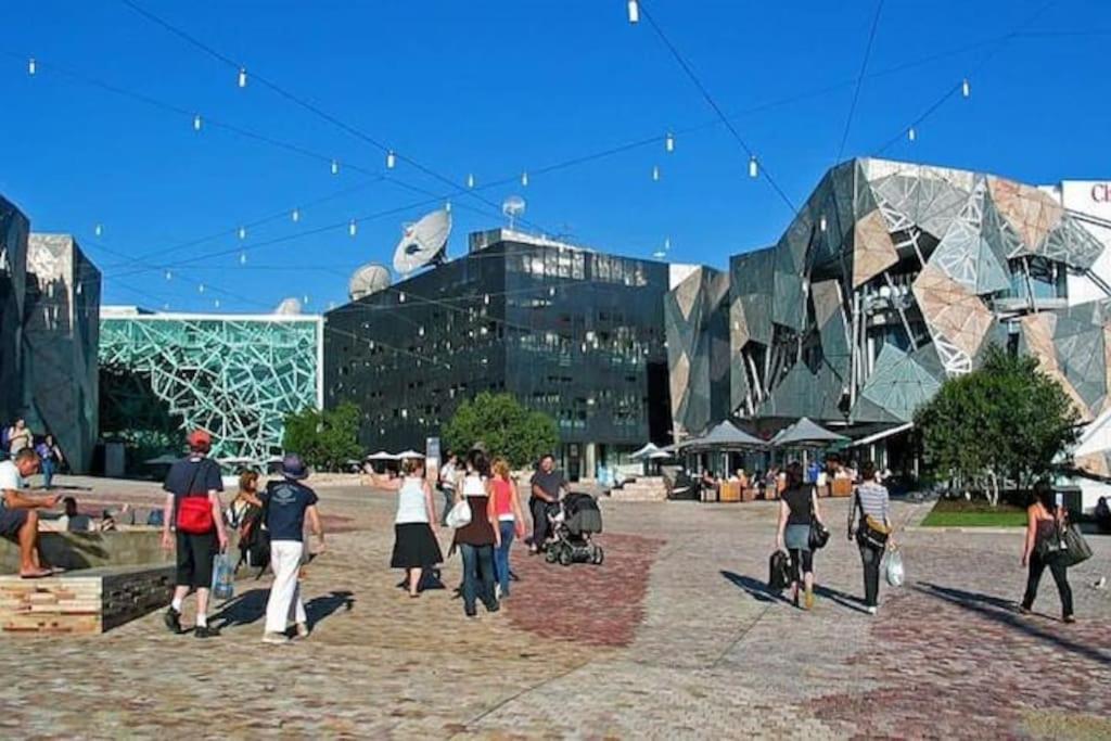 Howes This, A Huge, 1st Class, Dress Circle Melbourne