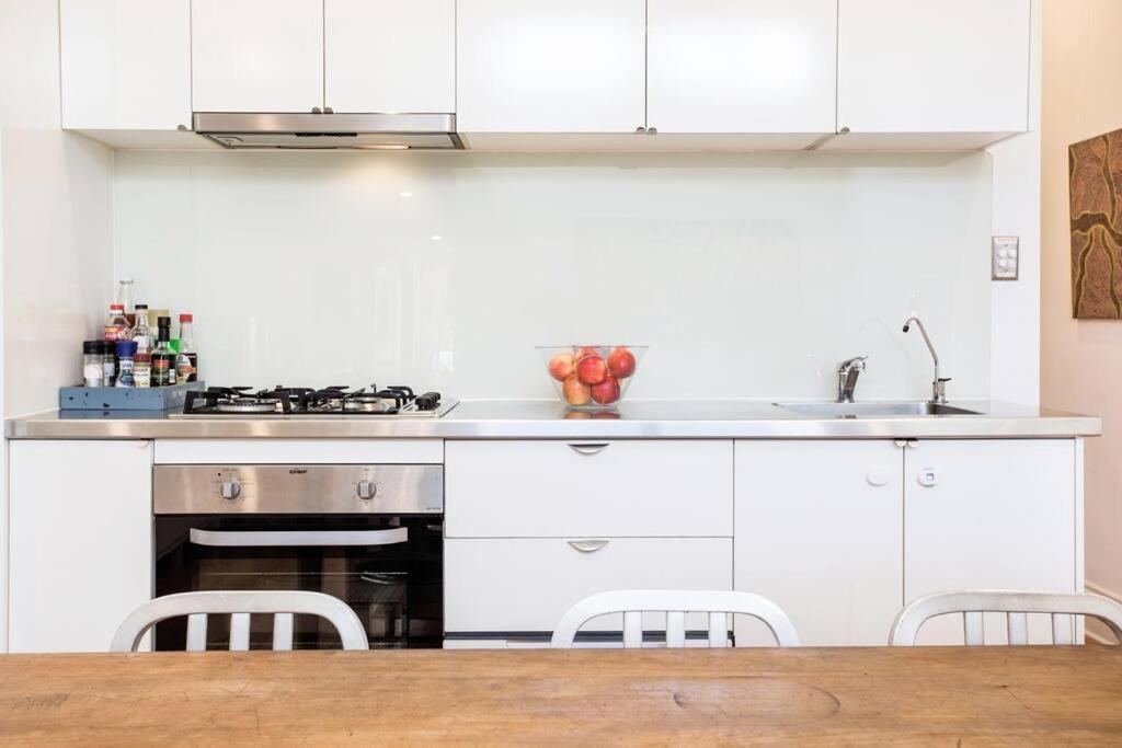 Park Victorian House With Style And Art Gallery Holiday home Melbourne