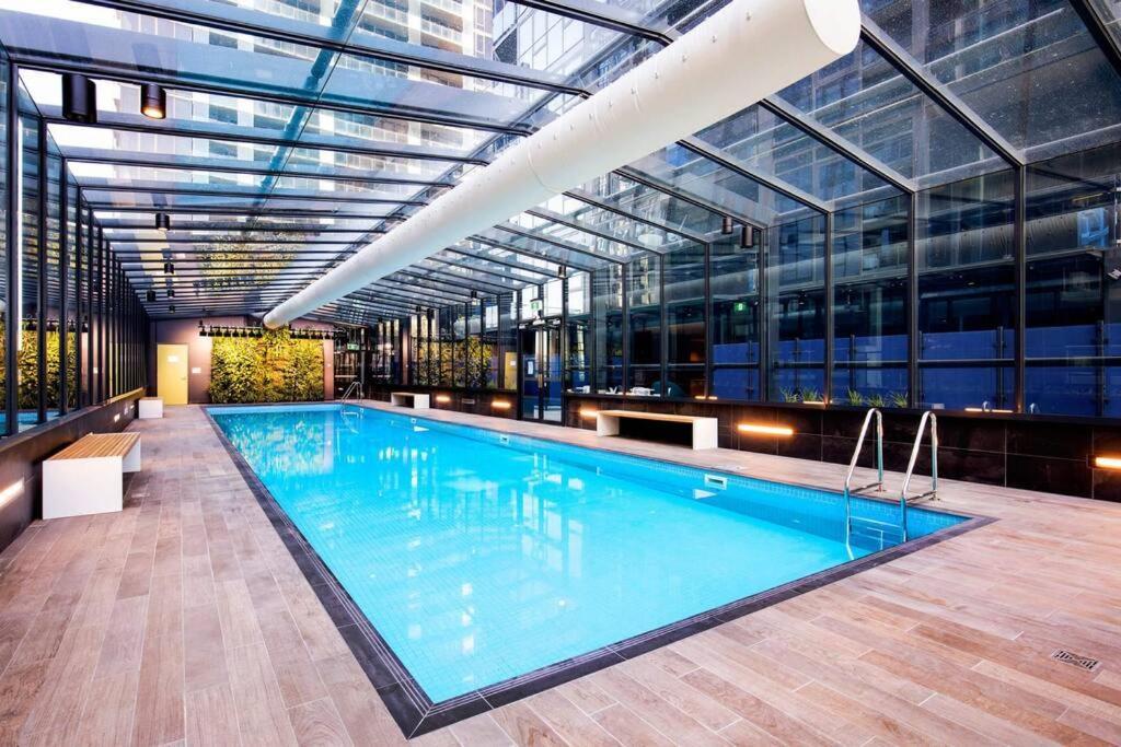 Premier 3 Bedroom In Southbank Apartment